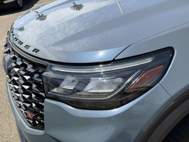 Certified 2025 Ford Explorer ST w/ Sun And Sound Package AWD/4WD image 10