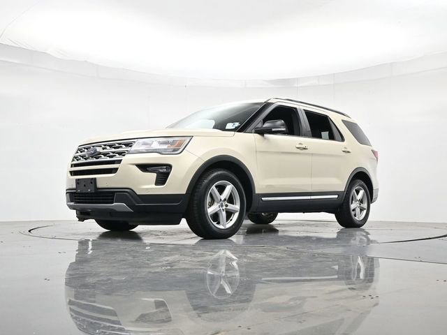 Certified 2018 Ford Explorer XLT w/ Equipment Group 202A FWD image 37