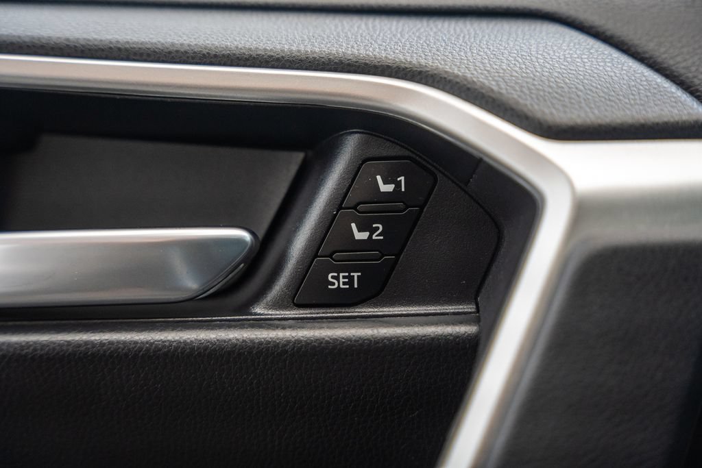 Used 2019 Toyota RAV4 XLE Premium w/ Cold Weather Package AWD/4WD image 43