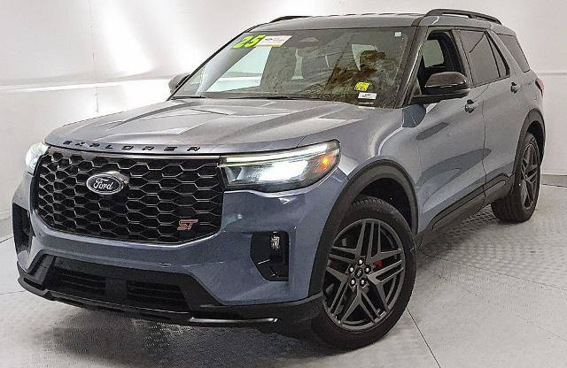 Certified 2025 Ford Explorer ST RWD image 6