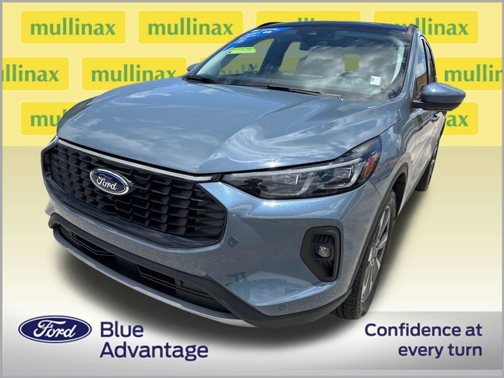 Certified 2024 Ford Escape Platinum w/ Class II Trailer Tow Package AWD/4WD image 11