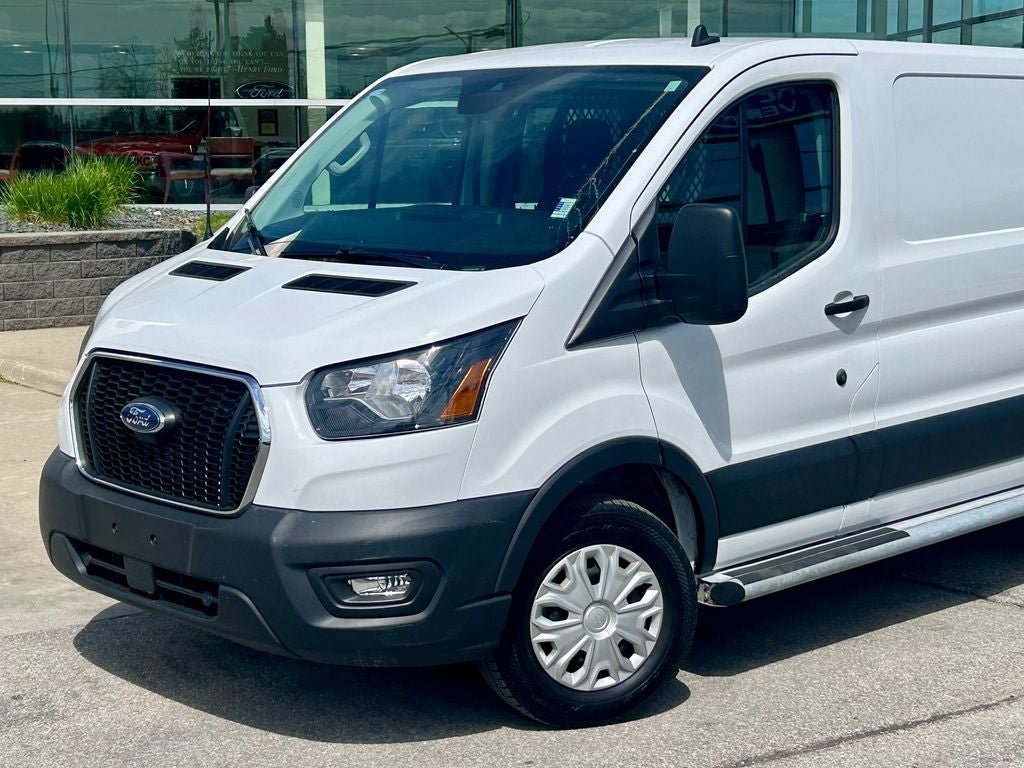 Certified 2025 Ford Transit 250 Low Roof w/ Exterior Upgrade Package RWD image 2