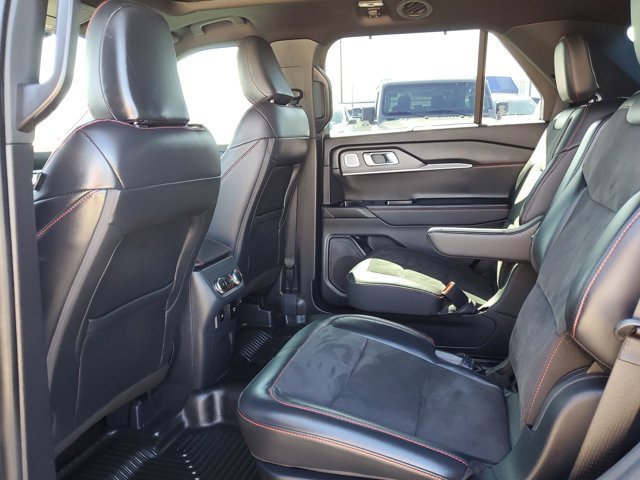 Certified 2025 Ford Explorer ST image 14
