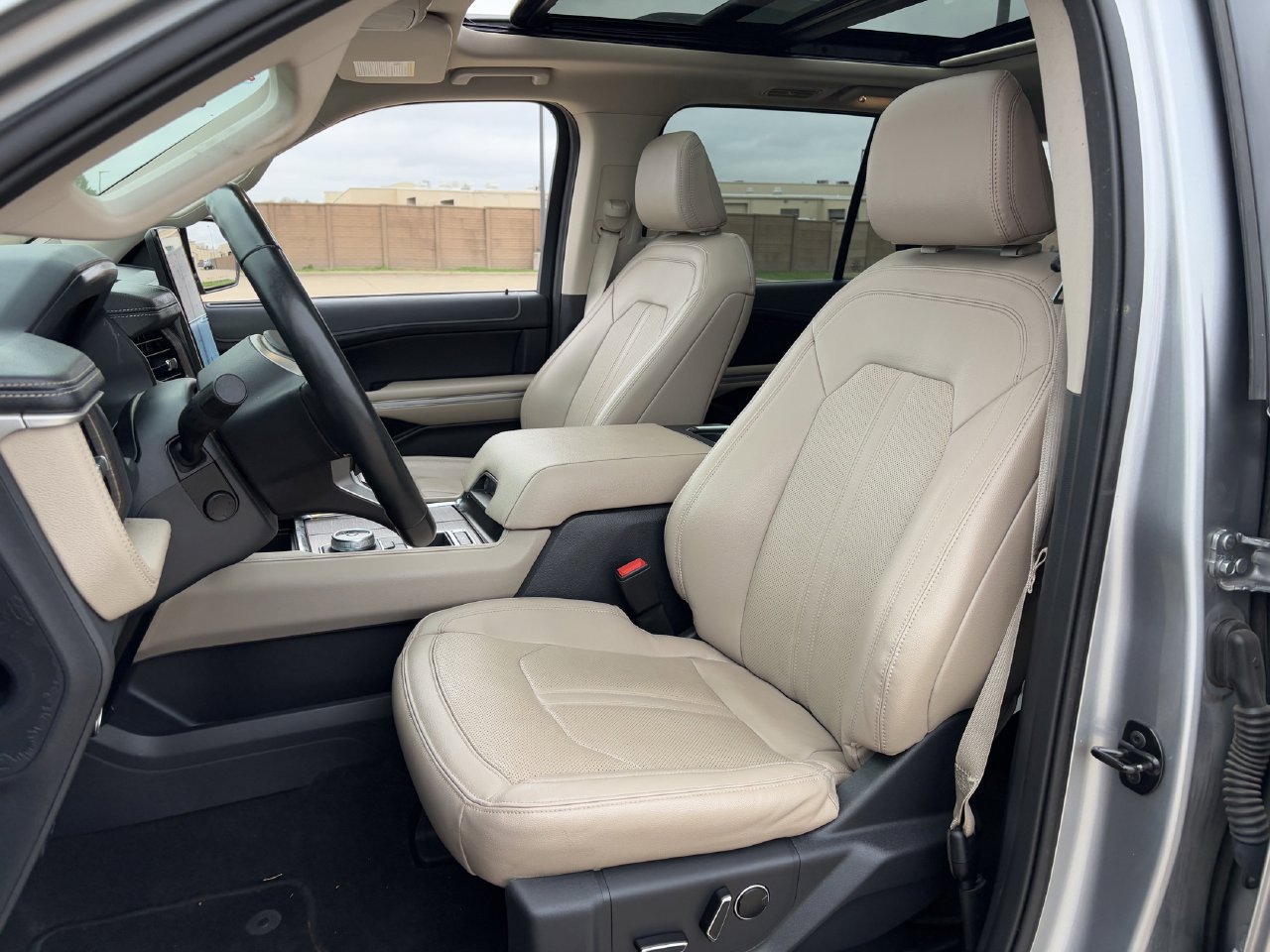 Certified 2024 Ford Expedition Limited RWD image 26