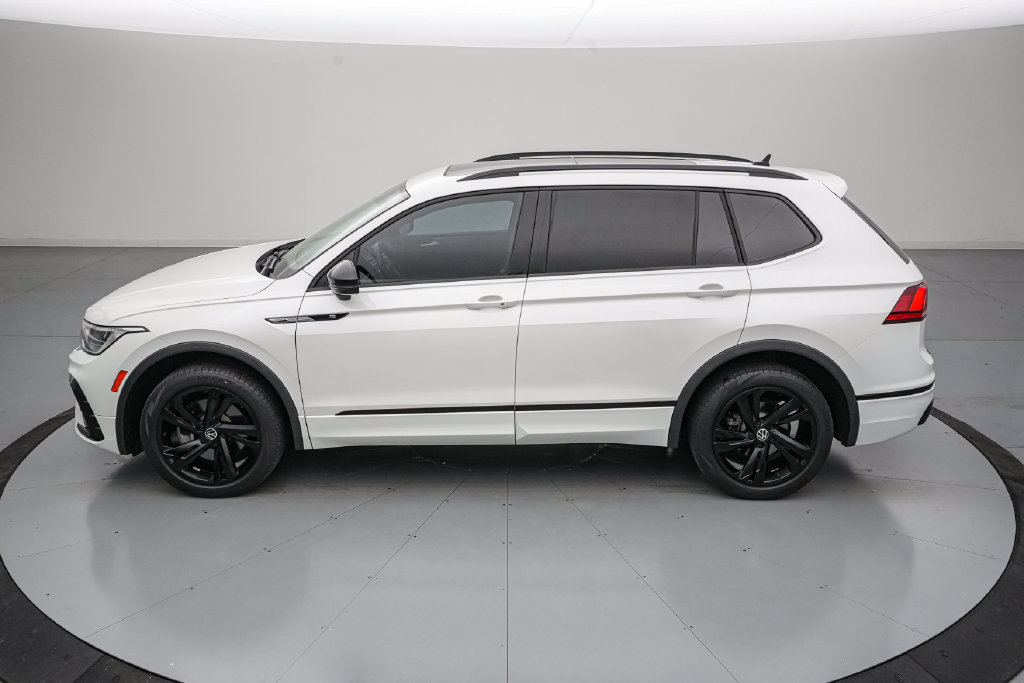 Used 2023 Volkswagen Tiguan SE R-Line AWD/4WD image 7