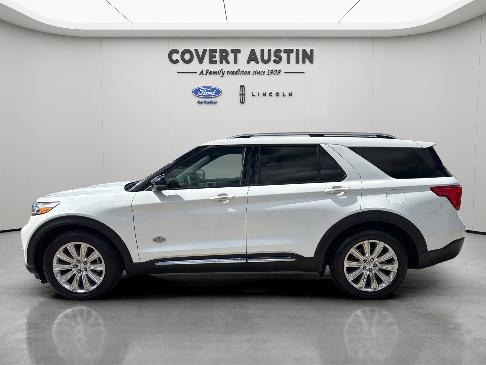Certified 2021 Ford Explorer King Ranch w/ Premium Technology Package RWD image 2
