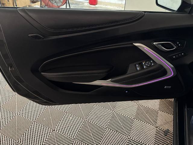 Used 2020 Chevrolet Camaro SS RWD image 17