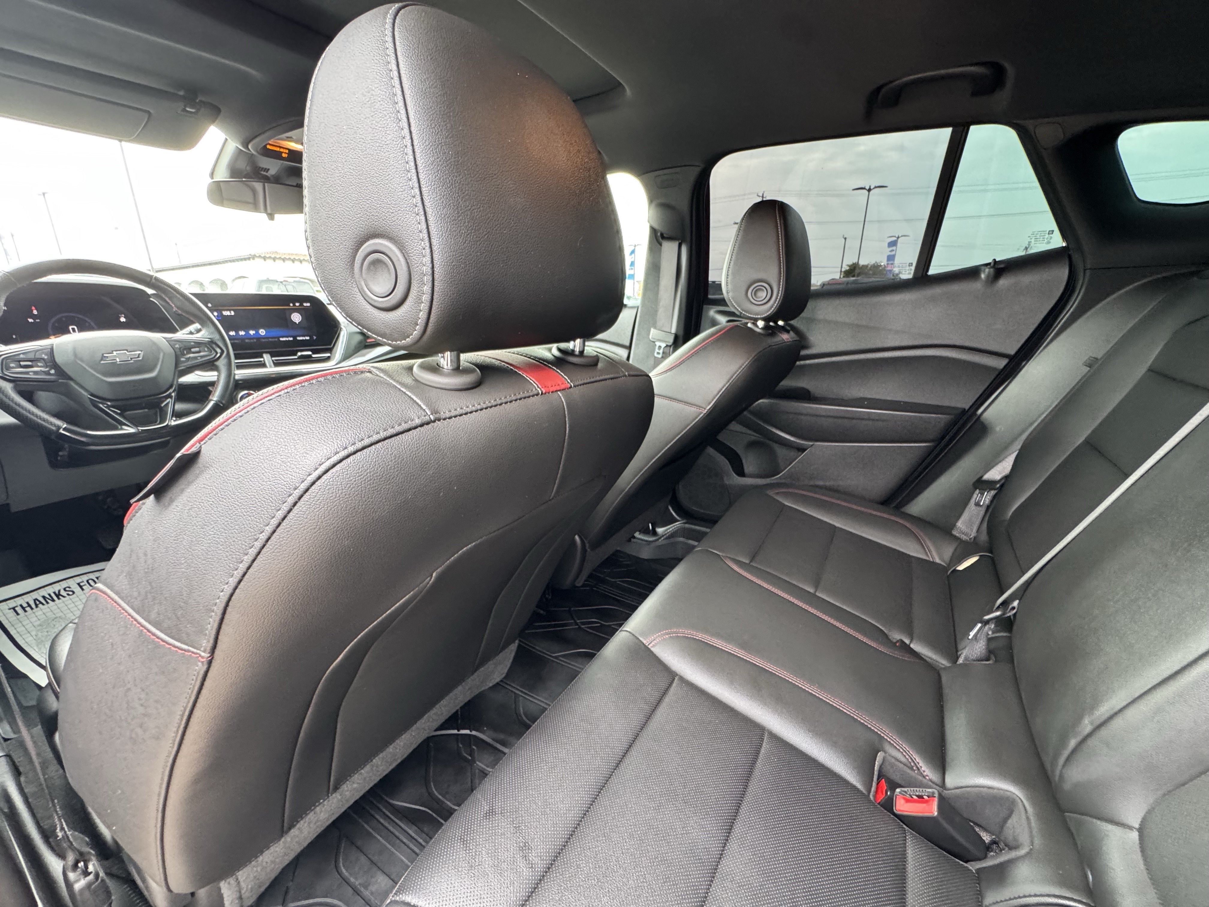 Used 2025 Chevrolet Trax RS w/ Sunroof Package FWD image 26