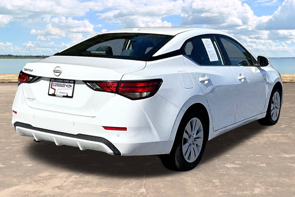 Used 2025 Nissan Sentra SV FWD image 8