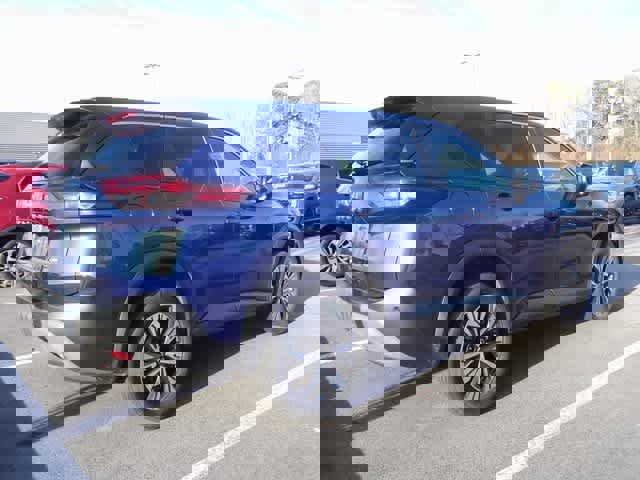 Used 2023 Nissan Rogue SV image 5