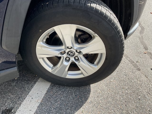 Used 2019 Toyota RAV4 XLE w/ Convenience Package AWD/4WD image 40
