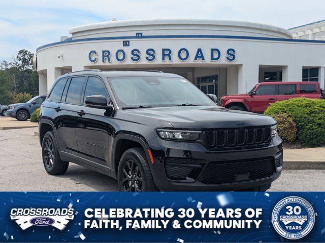 Used 2024 Jeep Grand Cherokee Altitude AWD/4WD image 1