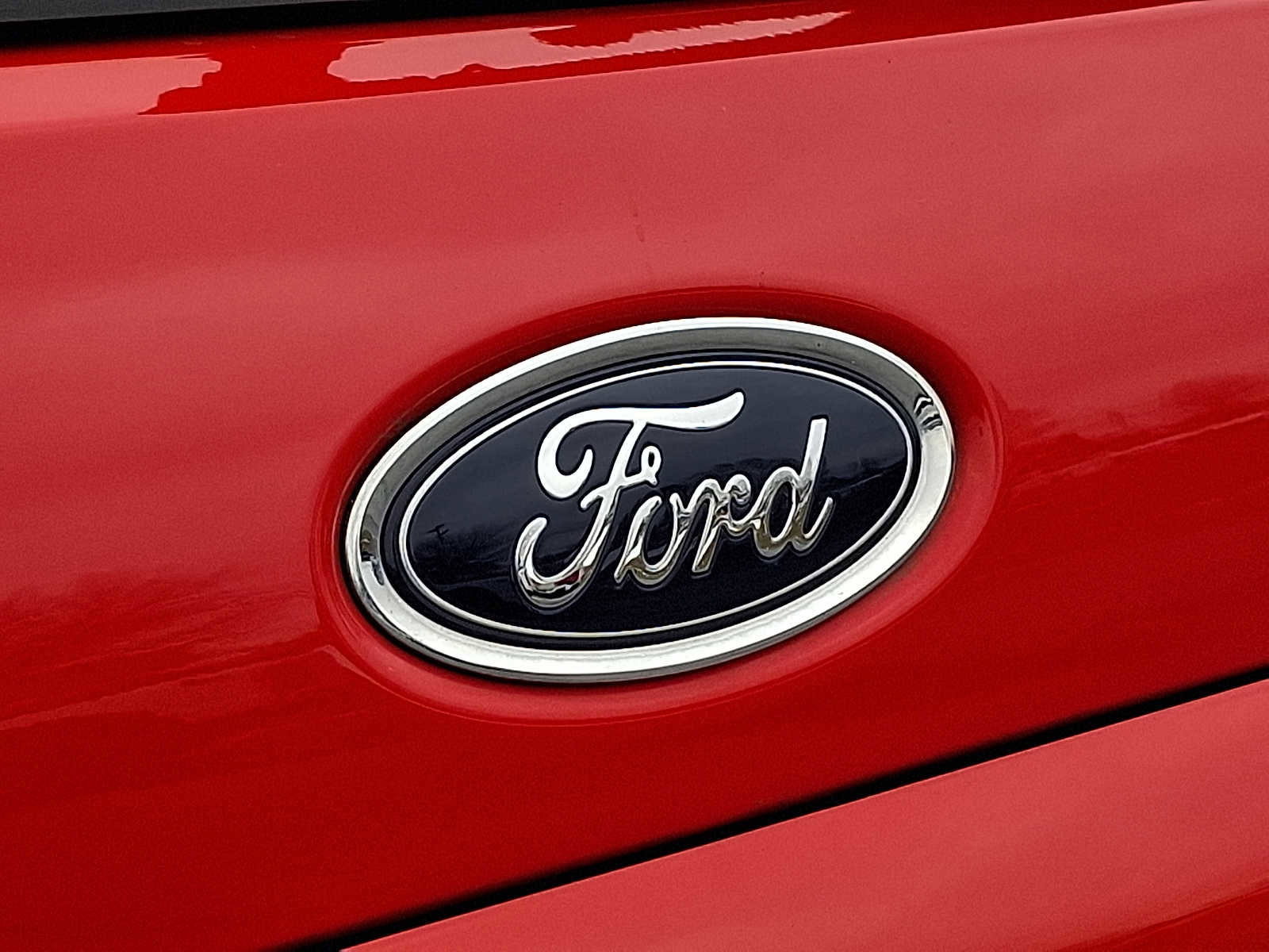 Certified 2018 Ford EcoSport SE image 30