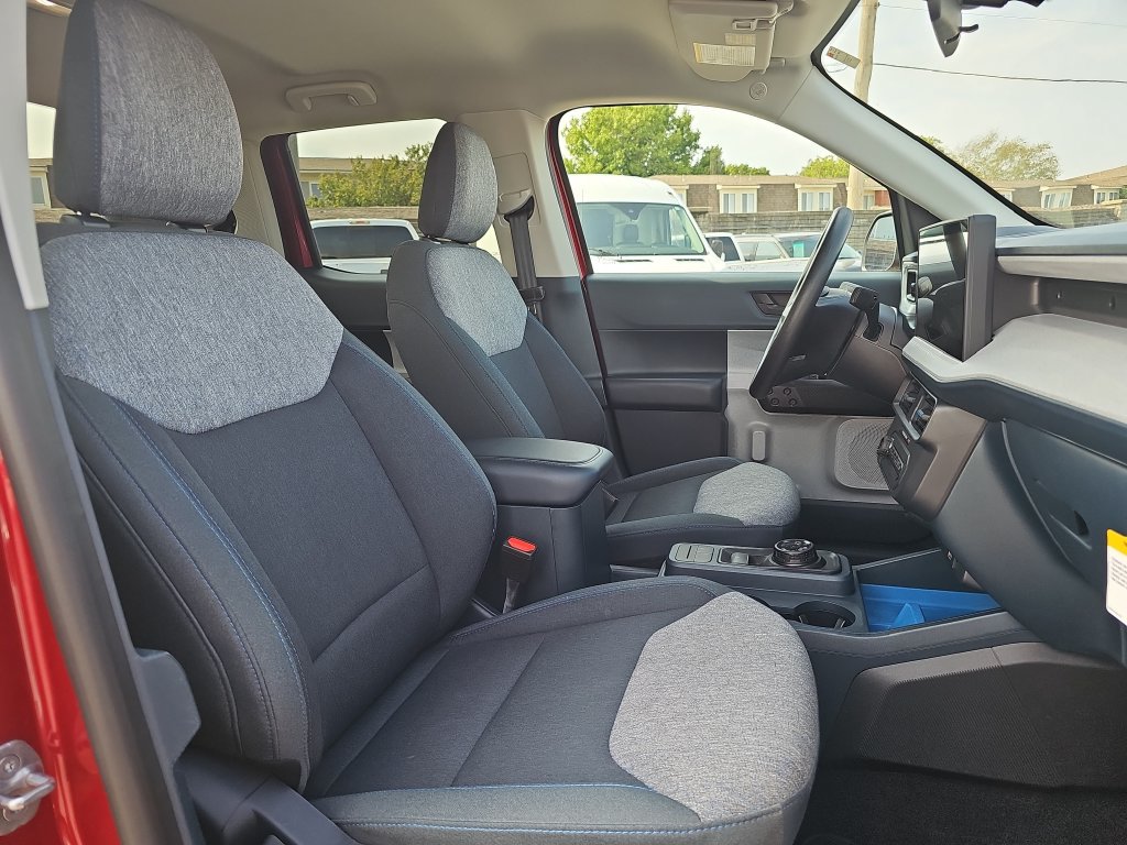 Certified 2025 Ford Maverick XLT FWD image 10