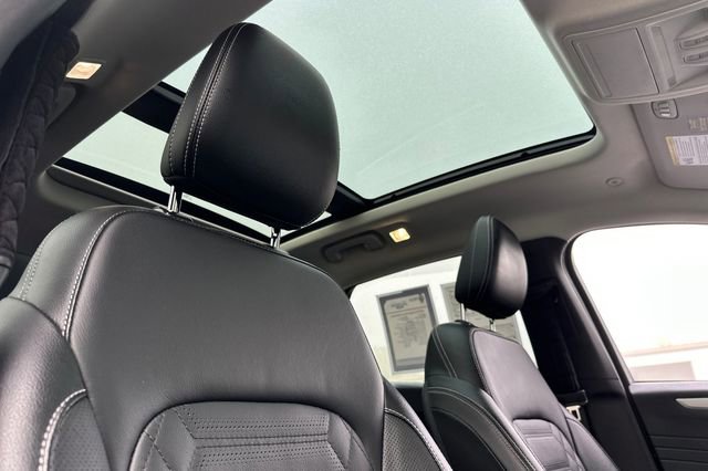 Certified 2023 Ford Escape SE w/ PHEV Premium Package image 15