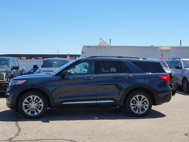 Certified 2022 Ford Explorer XLT w/ Equipment Group 202A AWD/4WD image 2