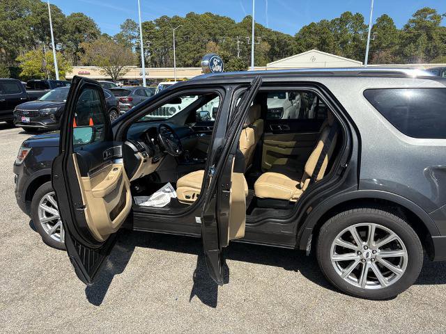 Certified 2017 Ford Explorer Limited w/ Equipment Group 303A image 11