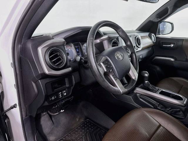 Used 2017 Toyota Tacoma Limited w/ Tow Package AWD/4WD image 9