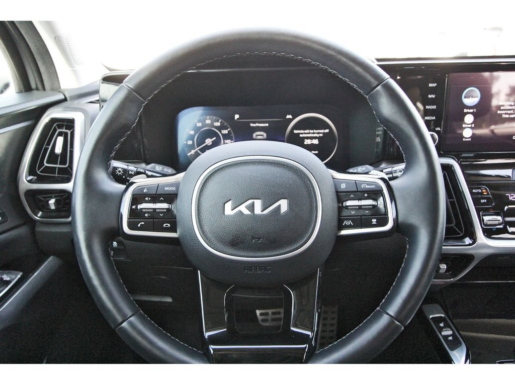 Used 2023 Kia Sorento SX AWD/4WD image 15