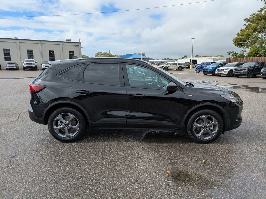 Certified 2025 Ford Escape ST-Line w/ Tech Pack #1 AWD/4WD image 7