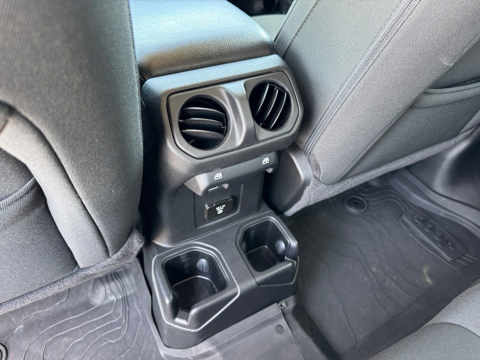 Used 2022 Jeep Gladiator Sport AWD/4WD image 18