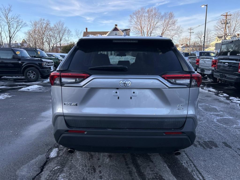 Used 2019 Toyota RAV4 LE image 6