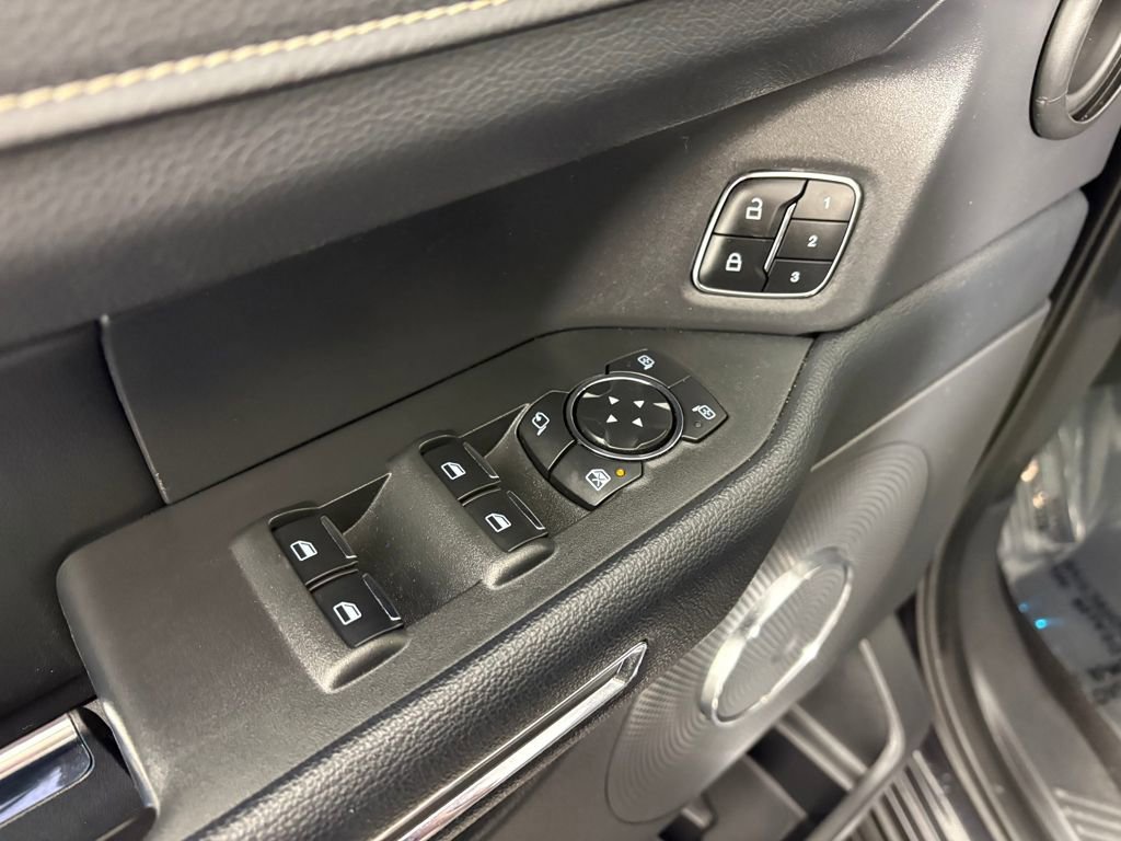 Certified 2024 Ford Expedition XLT image 13