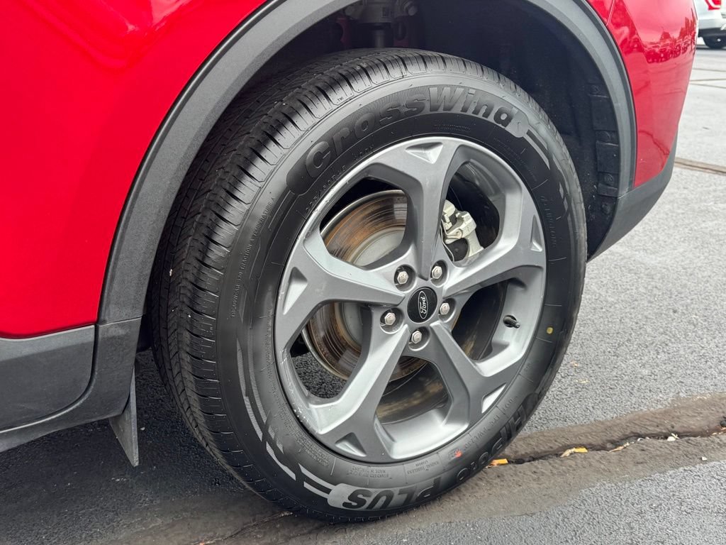 Certified 2025 Ford Escape ST-Line FWD image 31