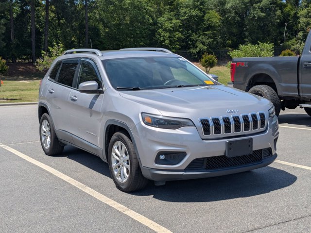 Used 2019 Jeep Cherokee Latitude w/ Popular Appearance Group FWD image 1