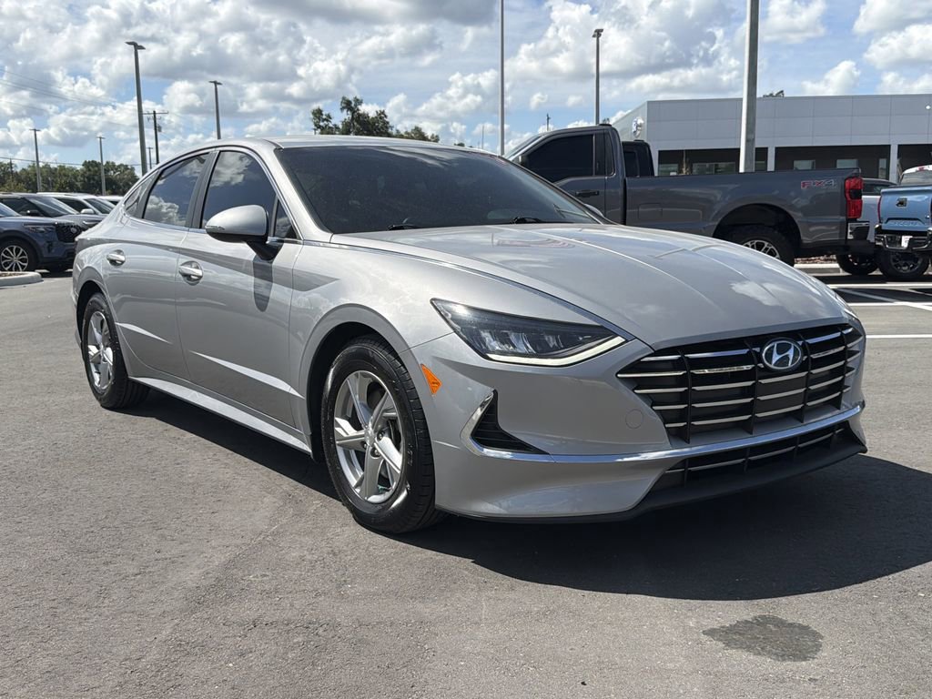 Used 2023 Hyundai Sonata SE FWD image 2