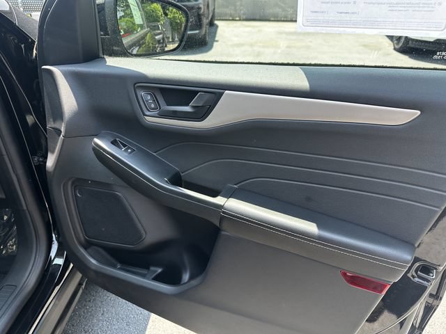 Certified 2022 Ford Escape SE w/ SE Sport Appearance Package AWD/4WD image 36