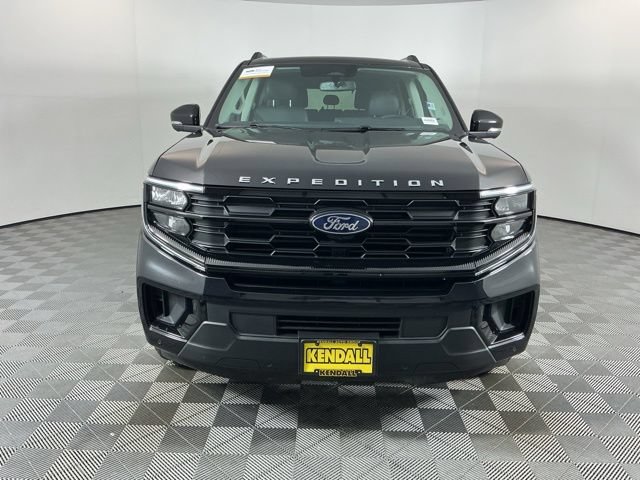 Certified 2025 Ford Expedition Active AWD/4WD image 2