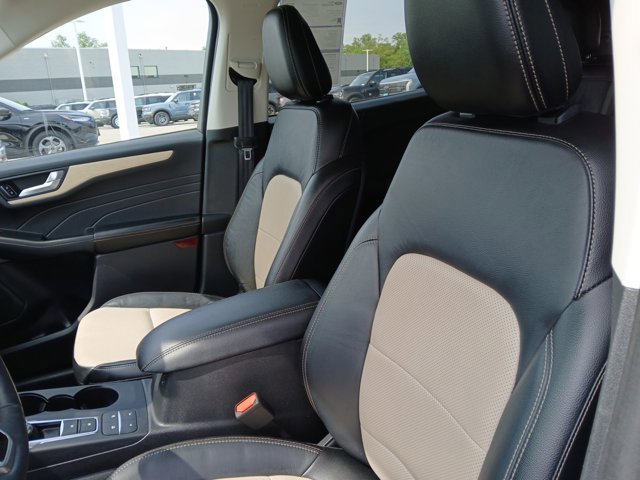 Certified 2021 Ford Escape Titanium w/ Titanium Premium Package FWD image 21