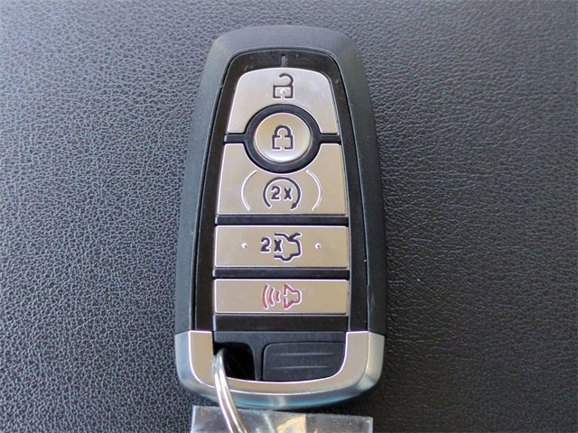 Certified 2019 Ford Edge Titanium image 28