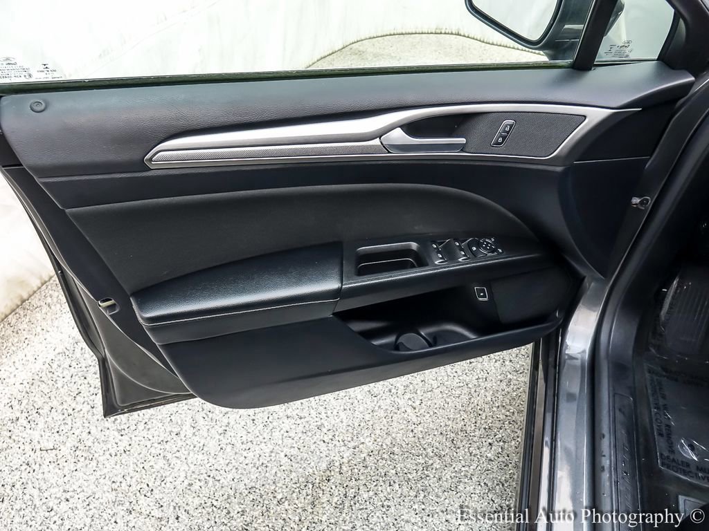 Certified 2019 Ford Fusion SE FWD image 21