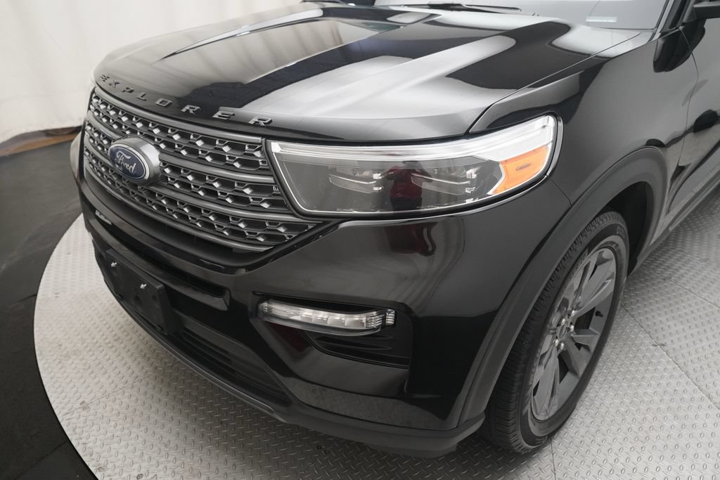 Certified 2022 Ford Explorer XLT w/ XLT Sport Appearance Package AWD/4WD image 23