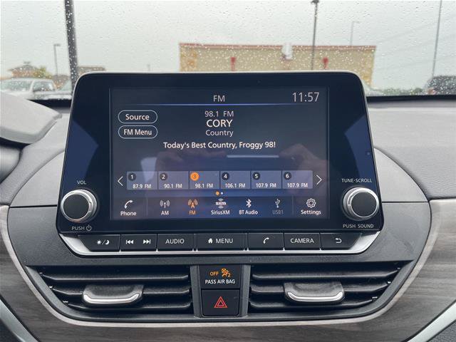 Used 2025 Nissan Altima 2.5 SV FWD image 24
