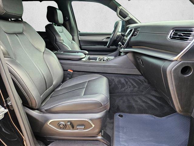 Used 2024 Jeep Wagoneer L Series II w/ Convenience Group I AWD/4WD image 23