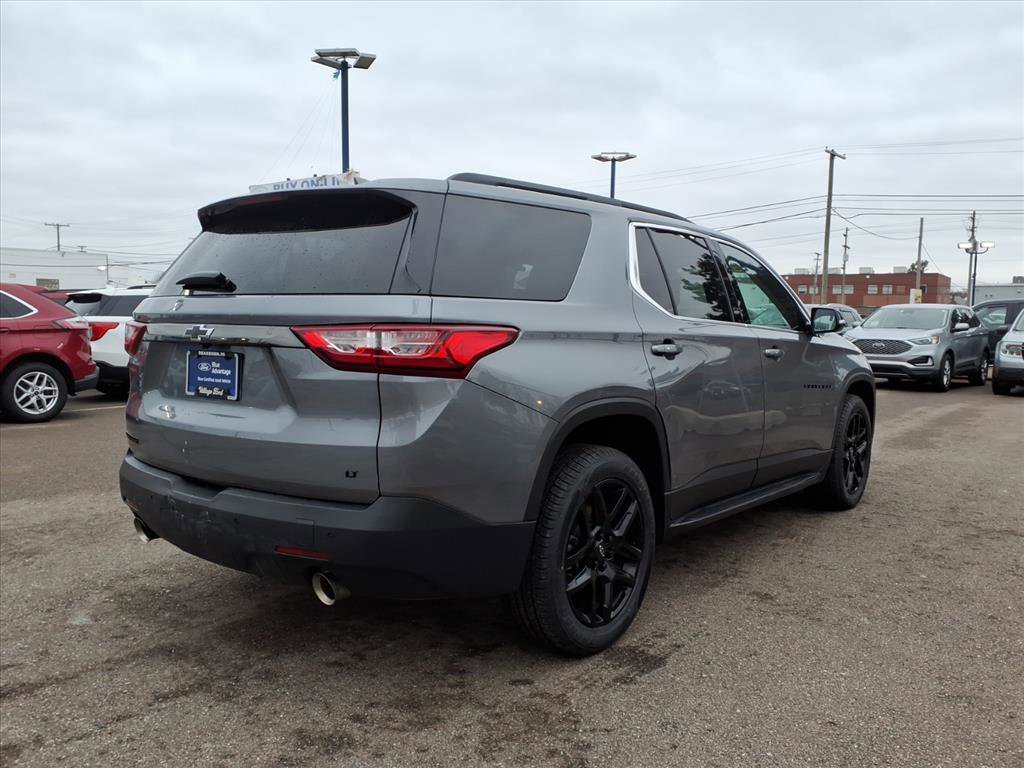 Used 2020 Chevrolet Traverse LT w/ LPO, Blackout Package image 2