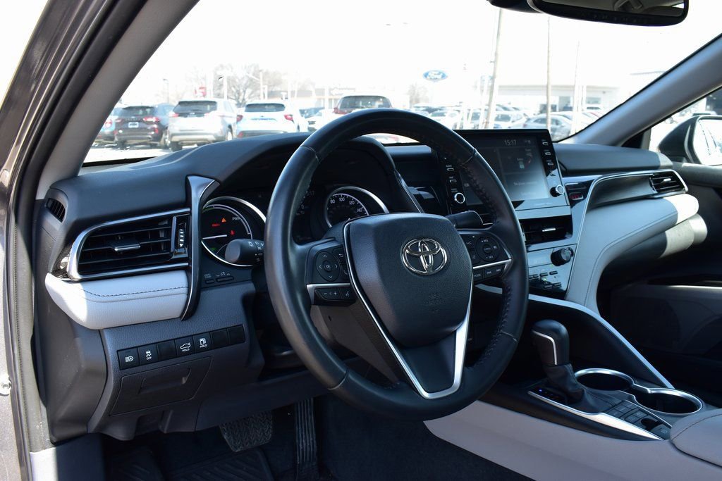 Used 2023 Toyota Camry XLE image 10