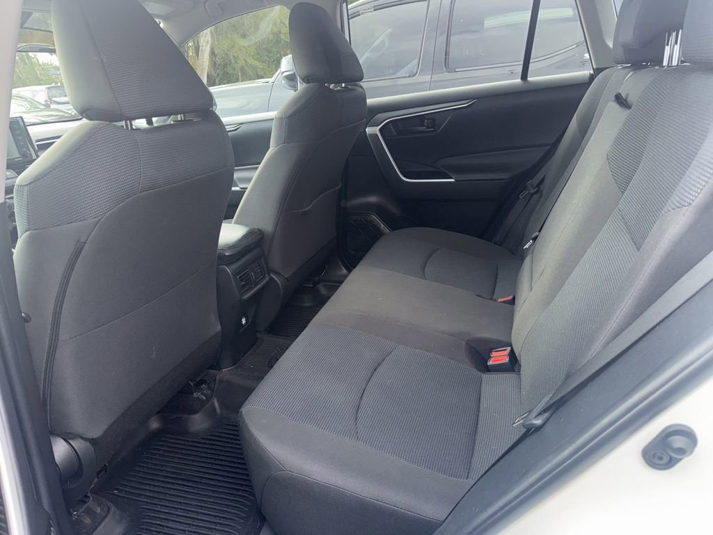 Used 2022 Toyota RAV4 LE image 5