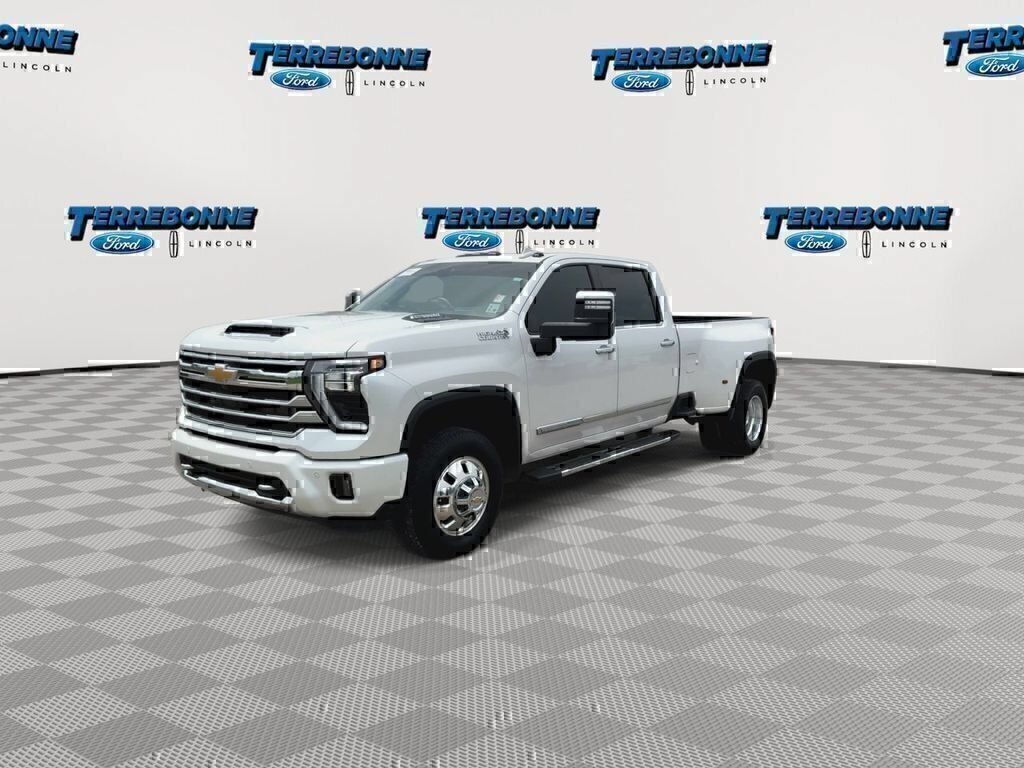 Used 2024 Chevrolet Silverado 3500 High Country w/ High Country Premium Package AWD/4WD image 4