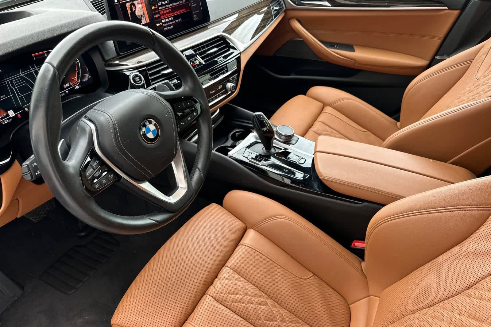 Used 2021 BMW 530i w/ Premium Package RWD image 11