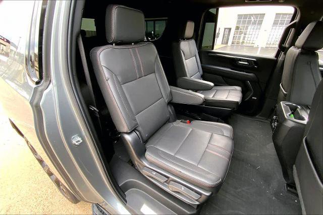 Used 2025 Chevrolet Suburban RST w/ Comfort Package image 19