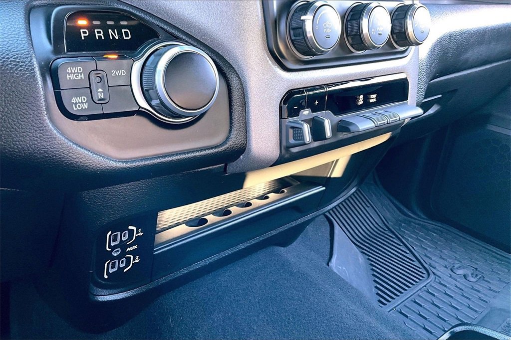 Used 2024 RAM 2500 Tradesman w/ Chrome Appearance Group image 33