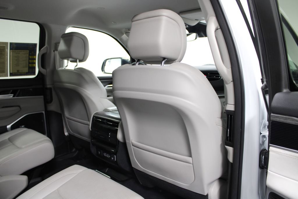 Used 2024 Jeep Wagoneer Series II image 34