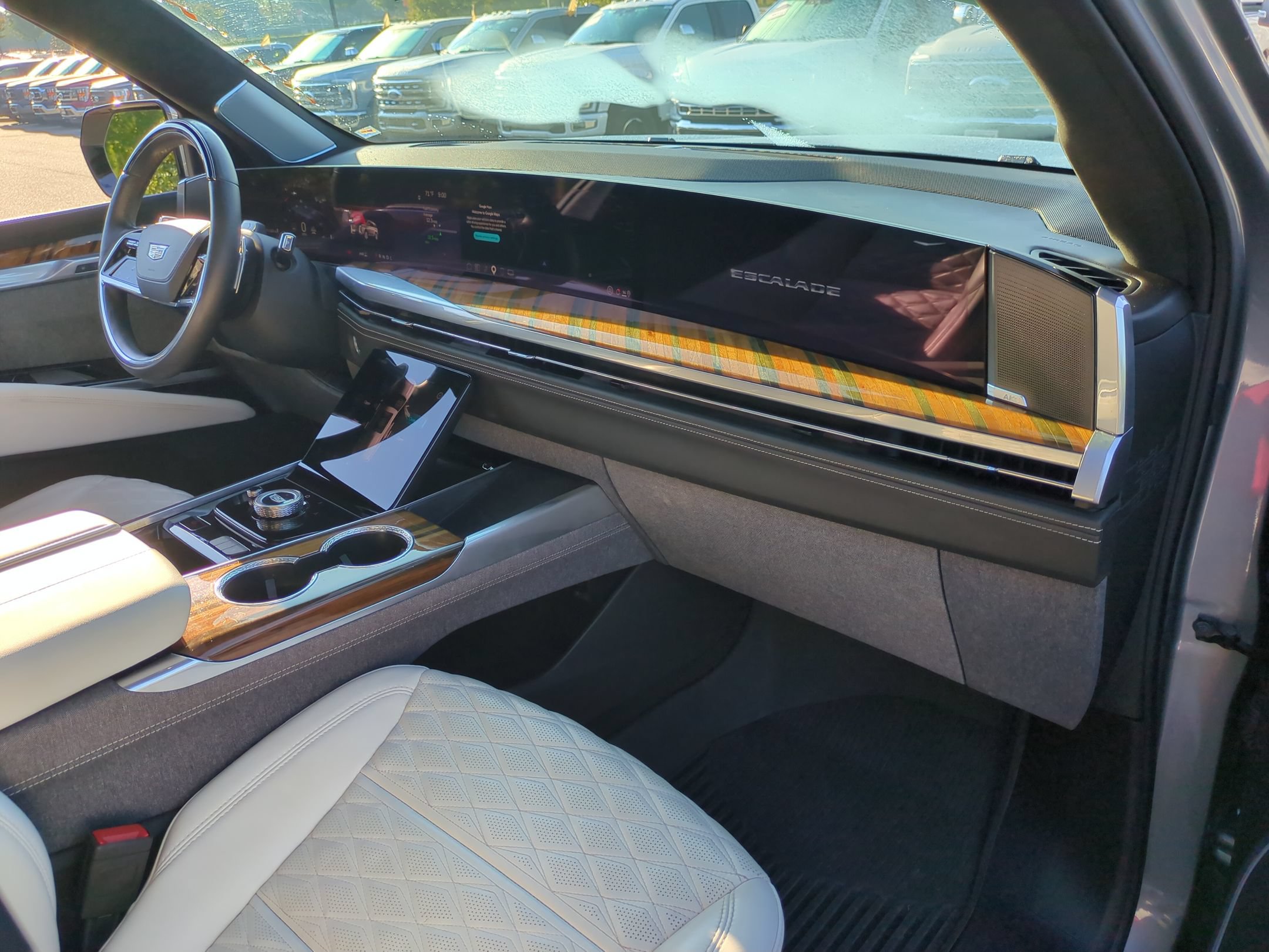 Used 2025 Cadillac Escalade ESV Sport Platinum w/ LPO, Floor Liner Package AWD/4WD image 42