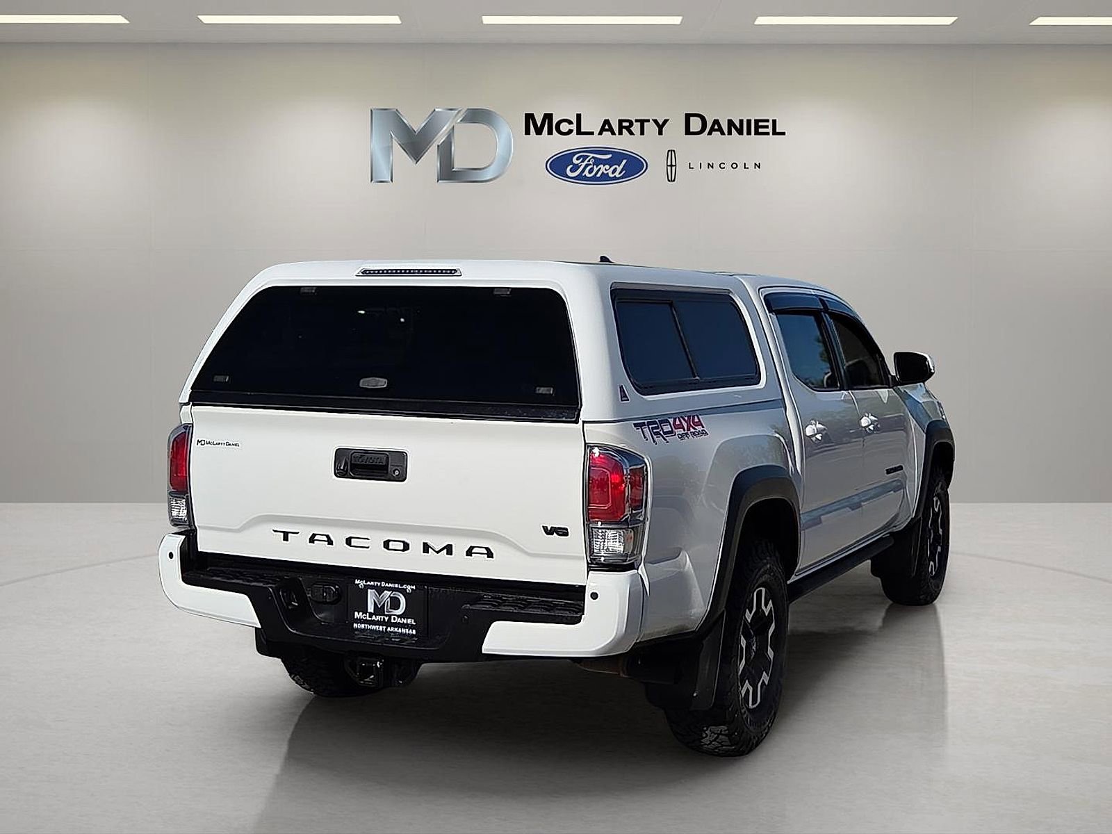 Used 2023 Toyota Tacoma TRD Off-Road w/ Technology Package AWD/4WD image 5