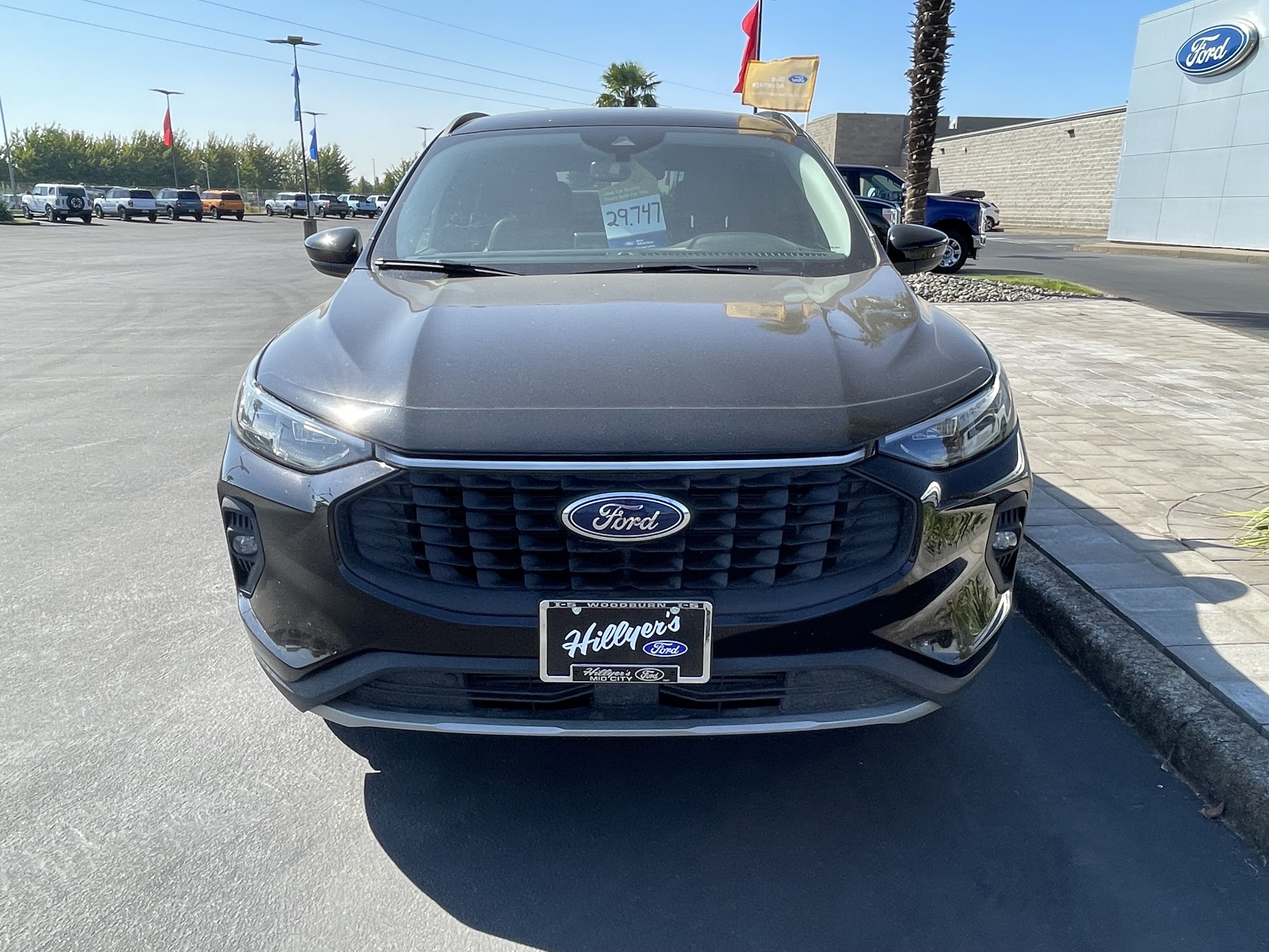 Certified 2025 Ford Escape Platinum AWD/4WD image 5