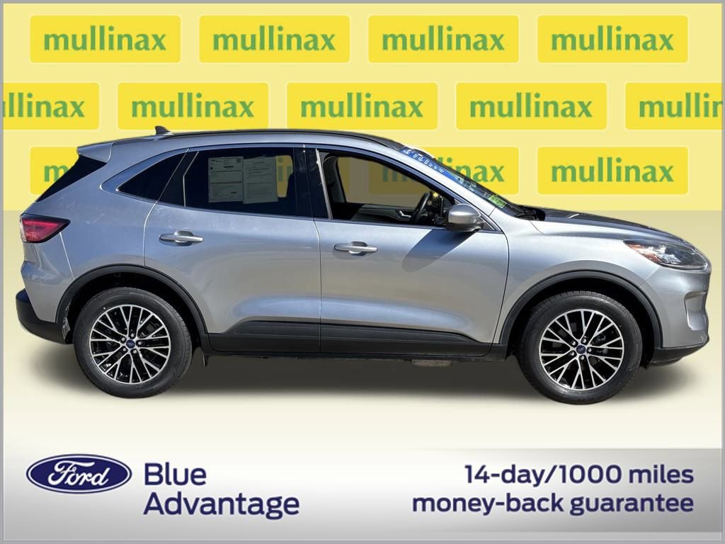 Certified 2022 Ford Escape Titanium video 2